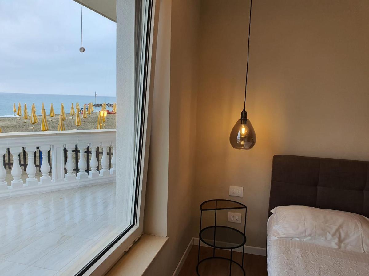 Blu Sea Apartments П'єтра-Лігуре Екстер'єр фото