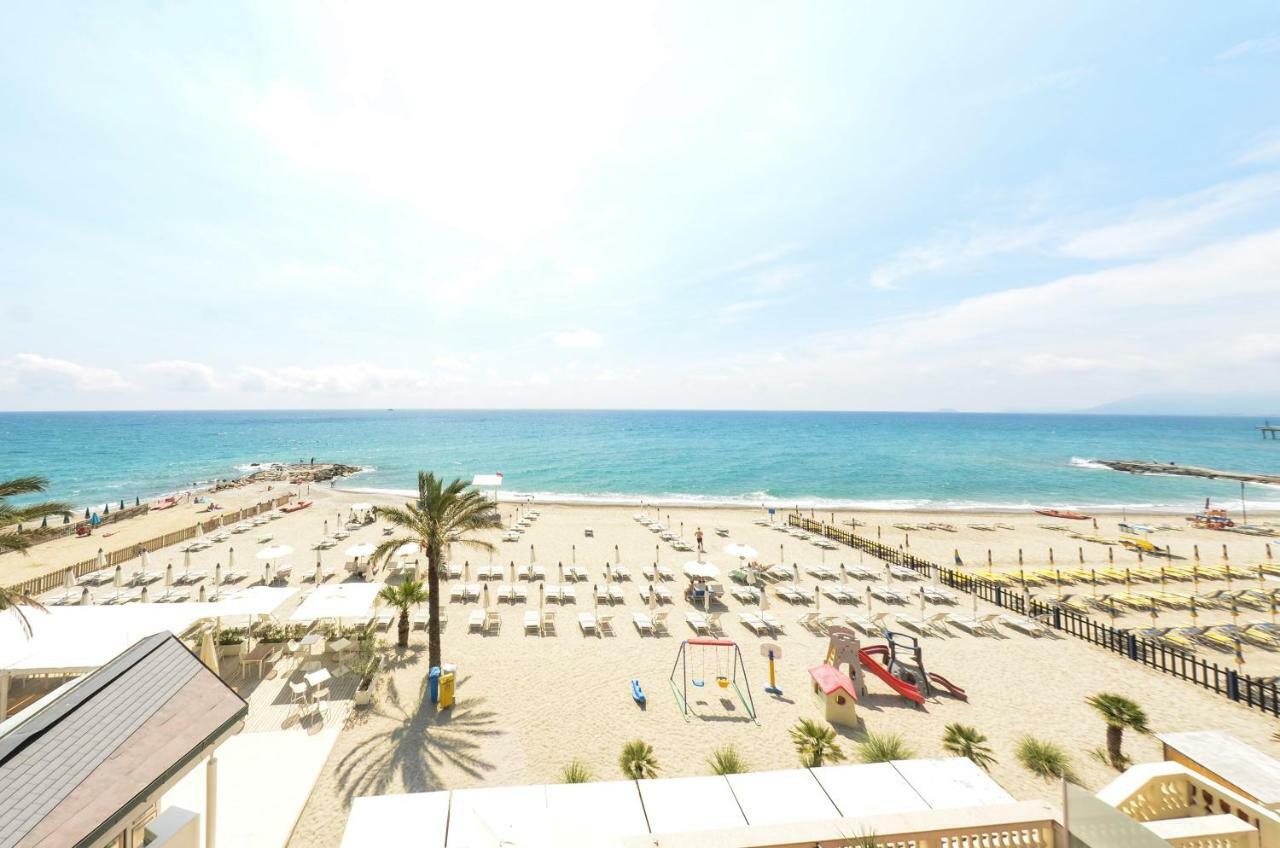Blu Sea Apartments П'єтра-Лігуре Екстер'єр фото
