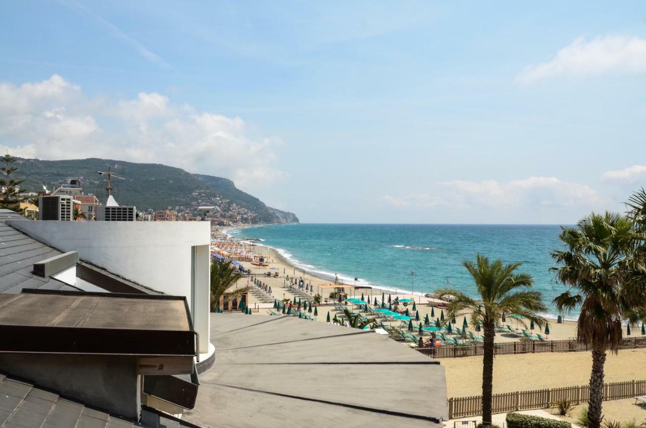 Blu Sea Apartments П'єтра-Лігуре Екстер'єр фото